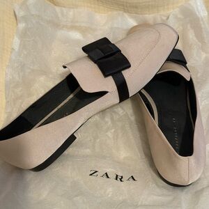 Zara Women's Light Blush Loafers with Black Bow